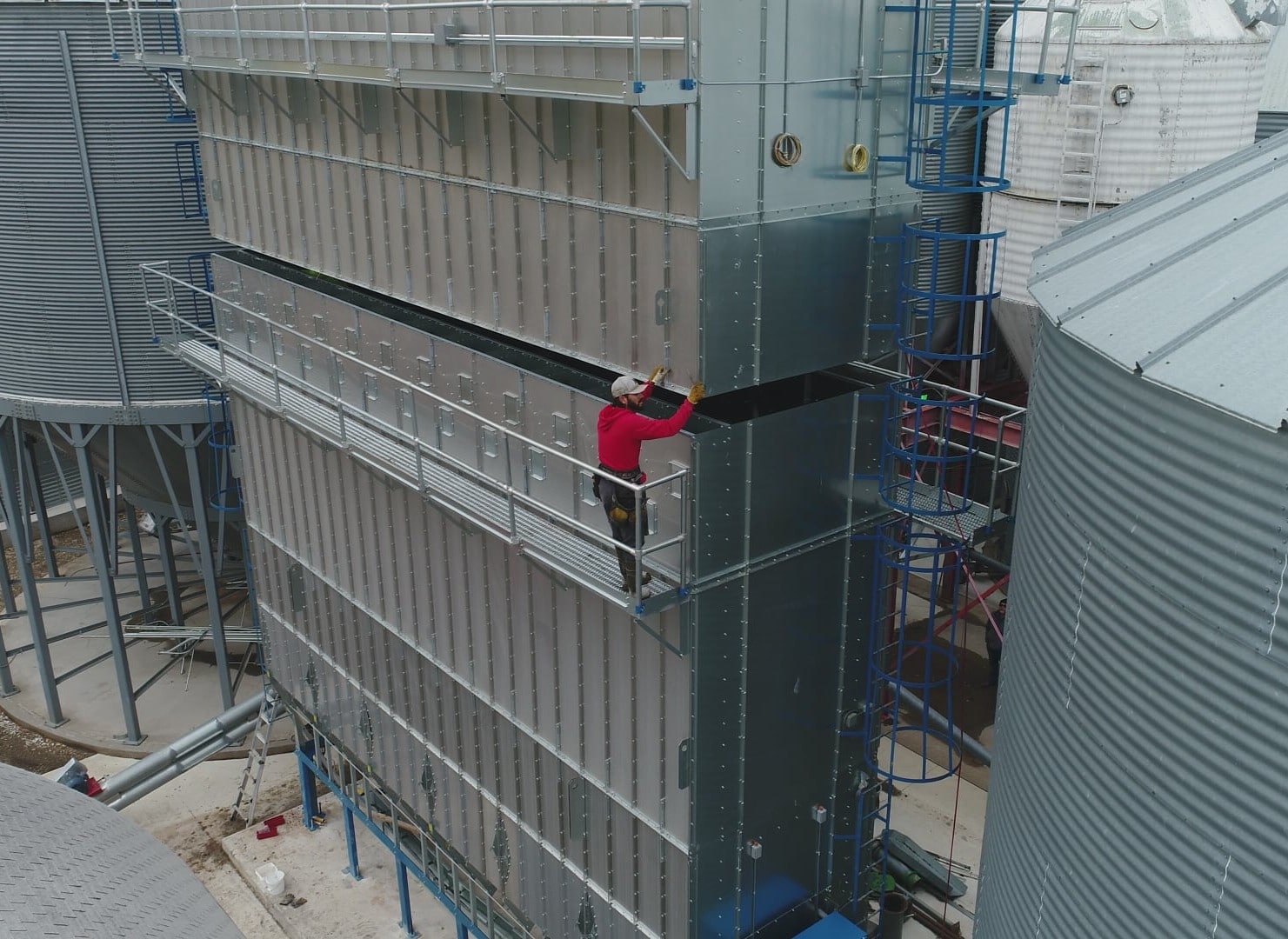 Grain Dryer Features: Conveyor Set-Up