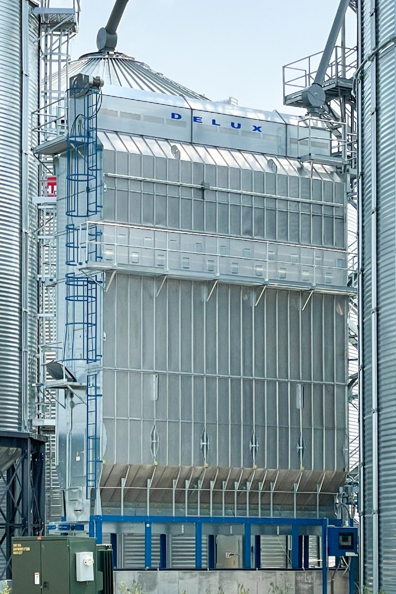 Grain Dryer Model Series Delux Manufacturing Co